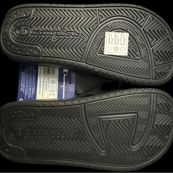 New with Tags - Champion Kids sandals size 12 - Picture 2 of 3